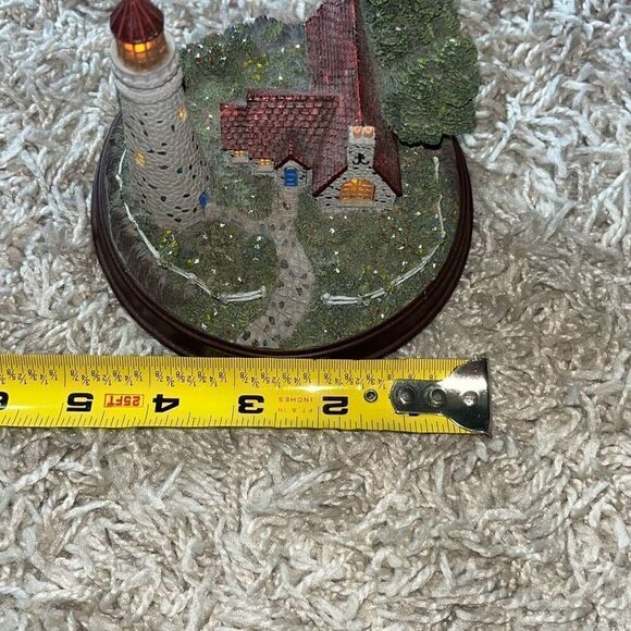 Vintage Thomas Kinkade "The Light of Peace" Lighthouse Figurine (Lights Up) - Picture 11 of 13